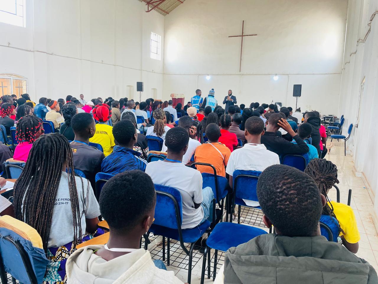 PATRONO DA ORGANIZAÇÃO HUMANITÁRIA KANDA-INICIATIVA JOÃO KANDA BERNARDO INSPIRA MILHARES DE JOVENS DA IECA EM CELEBRAÇÃO DOS 50 ANOS DA SOCIEDADE DE JOVENS